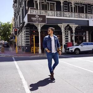 Meet your Posher, Mustafa